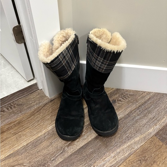 UGG AUSTRALIA KIDS SHOES MAURA BLACK BOOTS SZ 6 - Picture 10 of 15